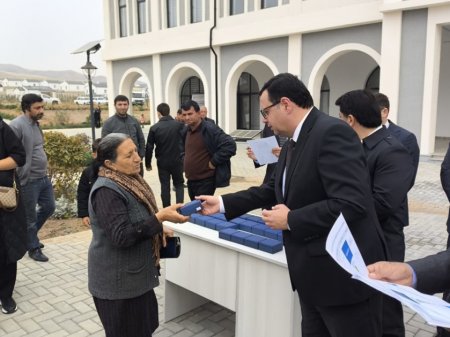 Mənzillərin açarları Xıdırlıya köçənlərə təqdim olundu