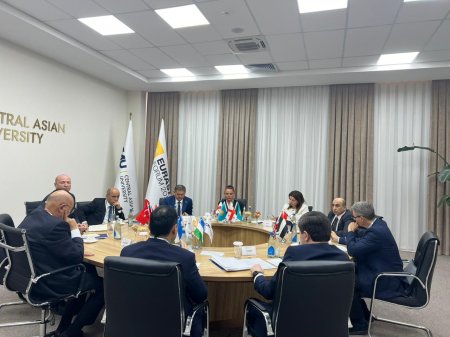 Emin Əmrullayev QS Avrasiya Forumunda çıxış etdi - Fotolar