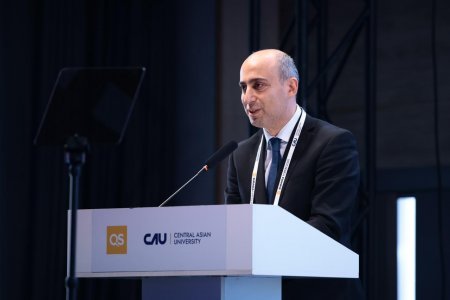 Emin Əmrullayev QS Avrasiya Forumunda çıxış etdi - Fotolar