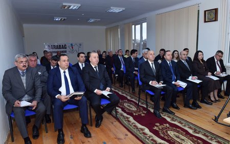 Zakir Fərəcov sakinlərlə görüşdü, tapşırıqlar verdi – FOTO