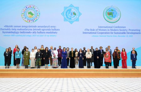 Leyla Əliyeva Türkmənistanda beynəlxalq konfransda - Fotolar