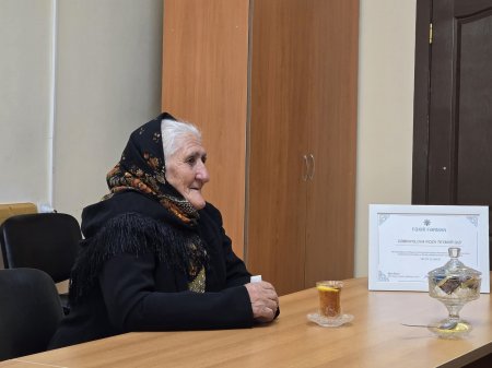 Yeni Azərbaycan Partiyası (YAP) Laçın rayon təşkilatının inzibati binasında partiya veteranlarının iştirakı ilə görüş keçirilmişdir.