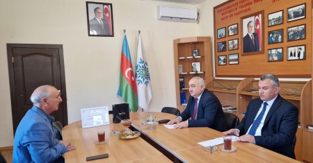 Yeni Azərbaycan Partiyası (YAP) Laçın rayon təşkilatının inzibati binasında partiya veteranlarının iştirakı ilə görüş keçirilmişdir.