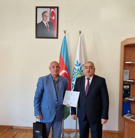 Yeni Azərbaycan Partiyası (YAP) Laçın rayon təşkilatının inzibati binasında partiya veteranlarının iştirakı ilə görüş keçirilmişdir.
