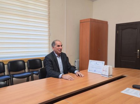 Yeni Azərbaycan Partiyası (YAP) Laçın rayon təşkilatının inzibati binasında partiya veteranlarının iştirakı ilə görüş keçirilmişdir.