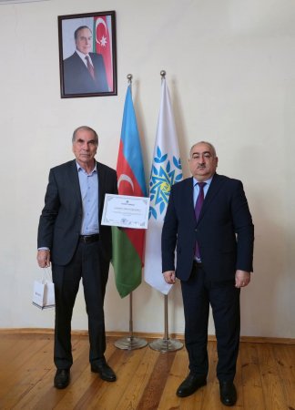 Yeni Azərbaycan Partiyası (YAP) Laçın rayon təşkilatının inzibati binasında partiya veteranlarının iştirakı ilə görüş keçirilmişdir.