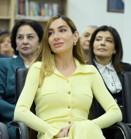 Prezident ailəsi “Azərbaycan dili” platformasının təqdimatında - Fotolar