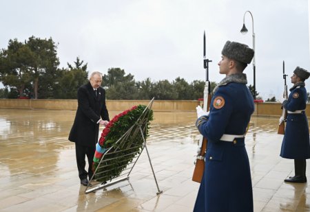 Prezident Şəhidlər xiyabanını ziyarət etdi - FOTOLAR