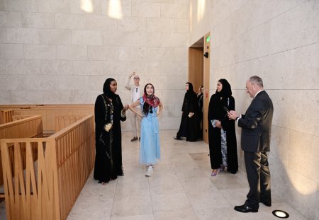 Leyla Əliyeva Luvr Əbu-Dabi muzeyini və İbrahim Ailə Evini ziyarət edib