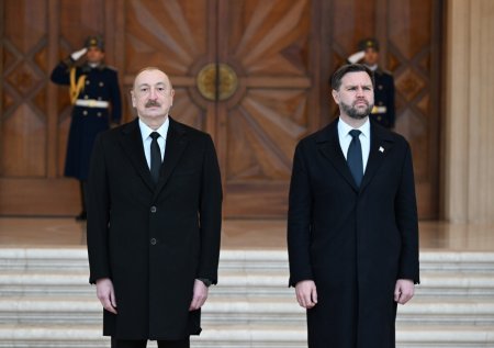 Azərbaycan Prezidenti ABŞ-nin Vitse-prezidentini qarşıladı