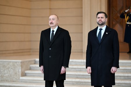 Azərbaycan Prezidenti ABŞ-nin Vitse-prezidentini qarşıladı