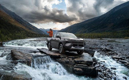 Tamamilə yeni “Toyota Hilux” Azərbaycanda təqdim olunub - Fotolar