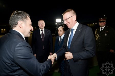 Latviya Prezidenti Azərbaycana rəsmi səfərə gəldi