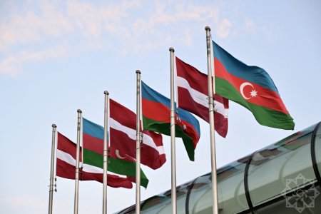 Latviya Prezidenti Azərbaycana rəsmi səfərə gəldi