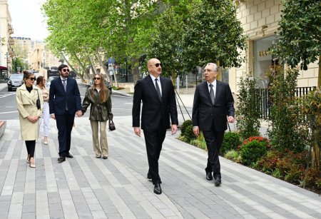 Prezident və ailəsi Bakıda açılışda