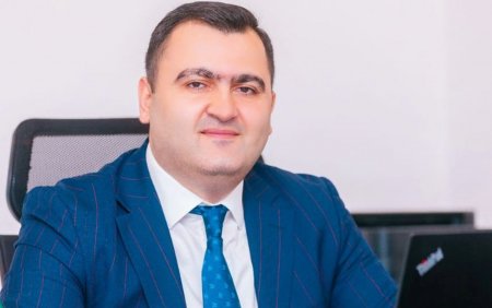 Sədrin yeni müşaviri  