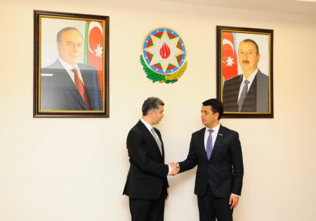 İcra başçısı müavinini işdən çıxardı - Foto