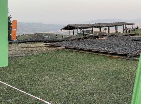 Milli Yaylaq Festivalında taxta konstruksiya aşdı - yaralılar var