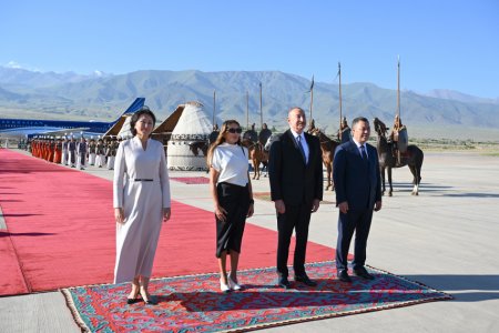 Prezidentlə birinci xanımın şərəfinə ziyafət verildi